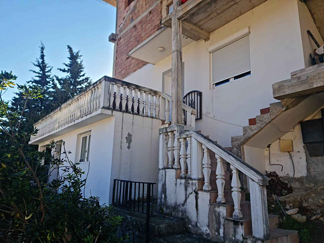 Zwei Wohnungen in Budva in ruhiger Lage